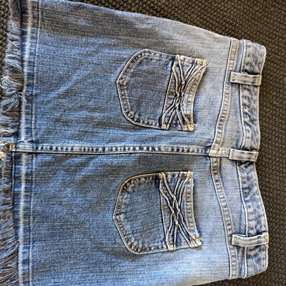 Gap strech size 2 jean skirt - Picture 4 of 7